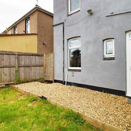 Holiday House For 7 Guests, Free Wi-Fi & Self Check-In Explore Newport Βίλα Εξωτερικό φωτογραφία